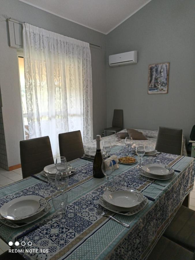 Ranieli Apartments Drapia Luaran gambar