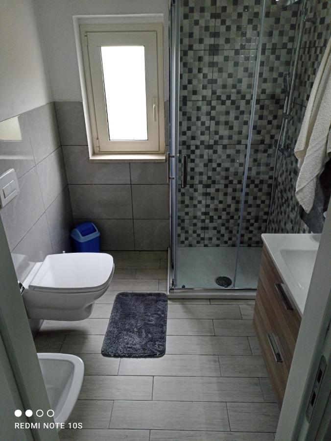 Ranieli Apartments Drapia Luaran gambar