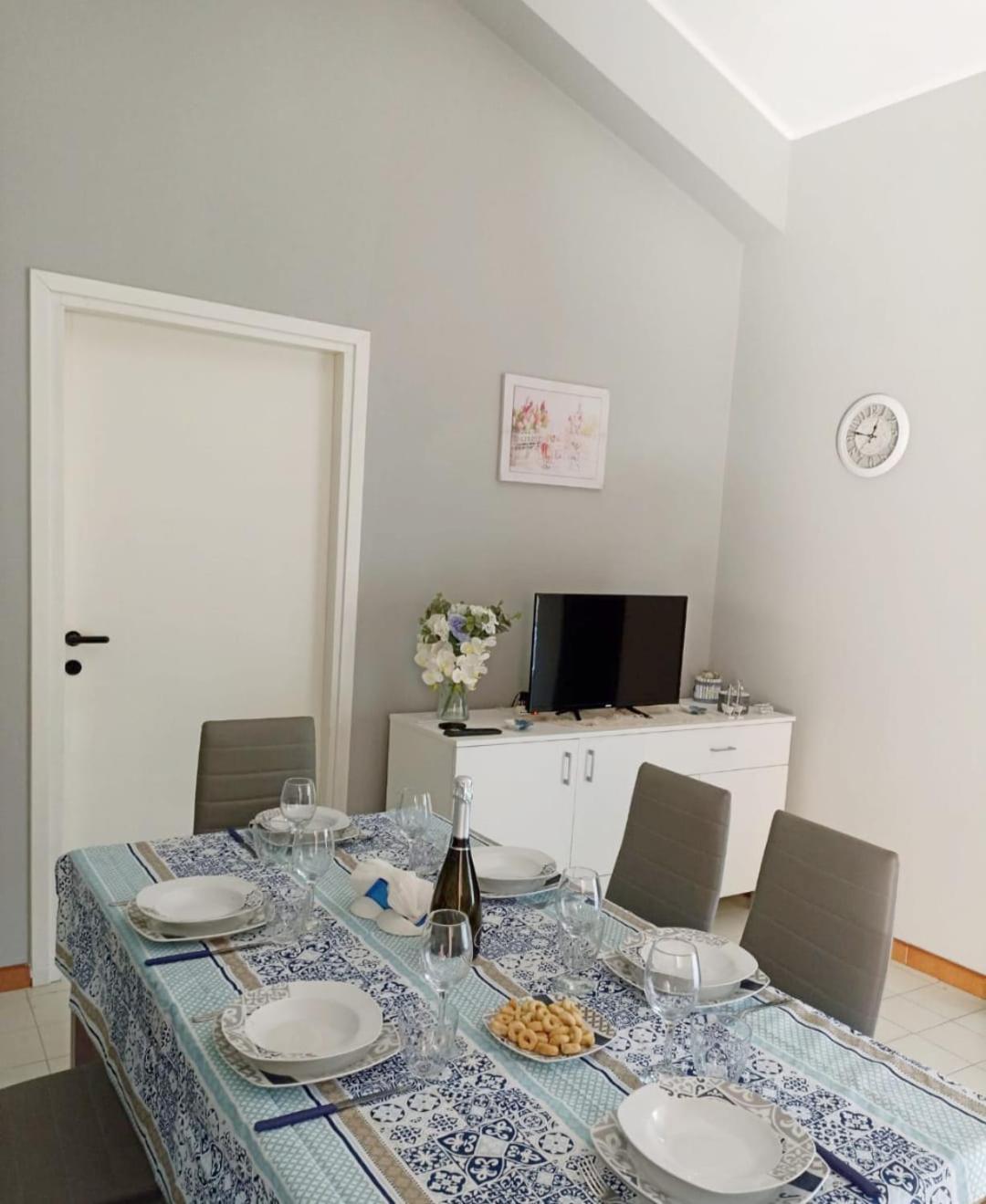 Ranieli Apartments Drapia Luaran gambar