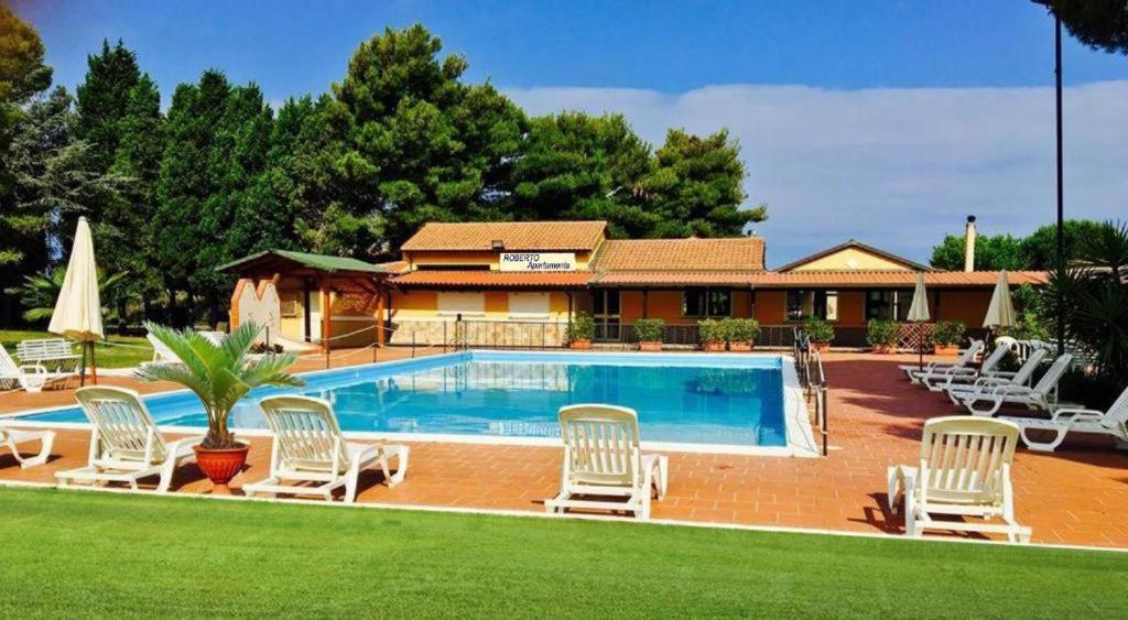 Ranieli Apartments Drapia Luaran gambar